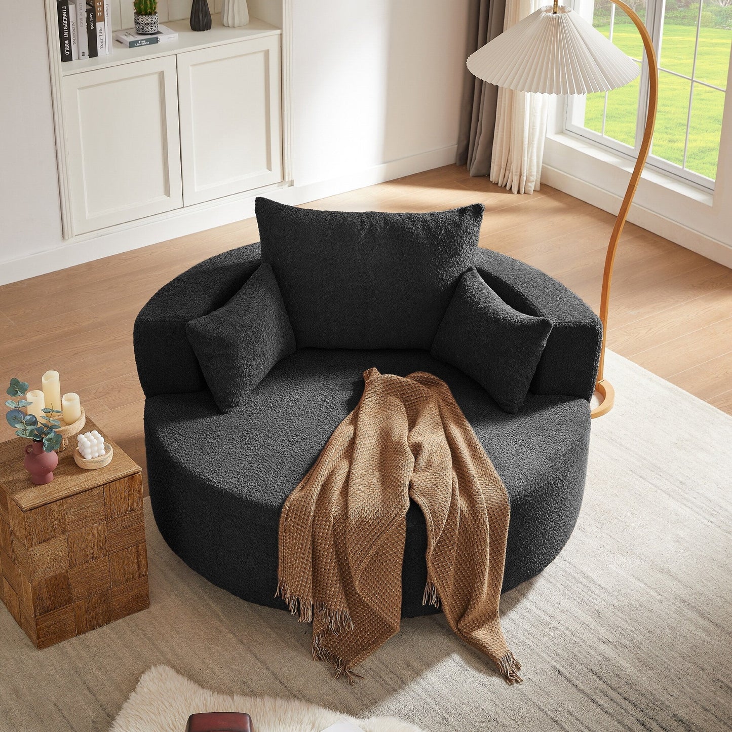 Fauteuil de salon en forme de tonneau avec accoudoirs en chenille, chaise de salon ronde avec base pivotante à 360 degrés et 3 coussins amovibles.