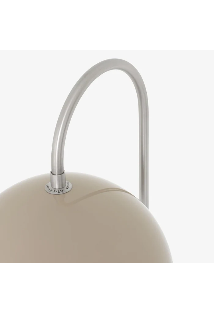 &amp;Tradition - Lampadaire pot de fleurs VP12