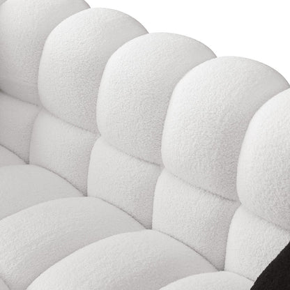 84.3 Canapé 3 places luxueux et spacieux en bouclé, recouvert de tissu Marshmallow, avec 2 coussins carrés décoratifs et accoudoirs carrés.