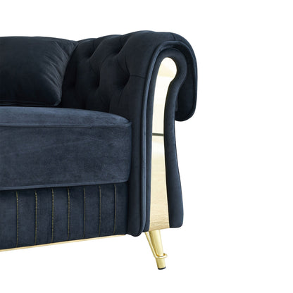 Canapé 3 places en velours 89 avec deux coussins d'assise et deux coussins décoratifs.