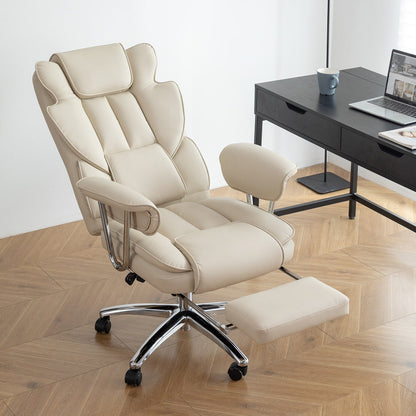 Fauteuil de bureau inclinable ergonomique à dossier haut, pivotant à 360°, en cuir synthétique beige, avec support lombaire, repose-pieds et hauteur réglable.