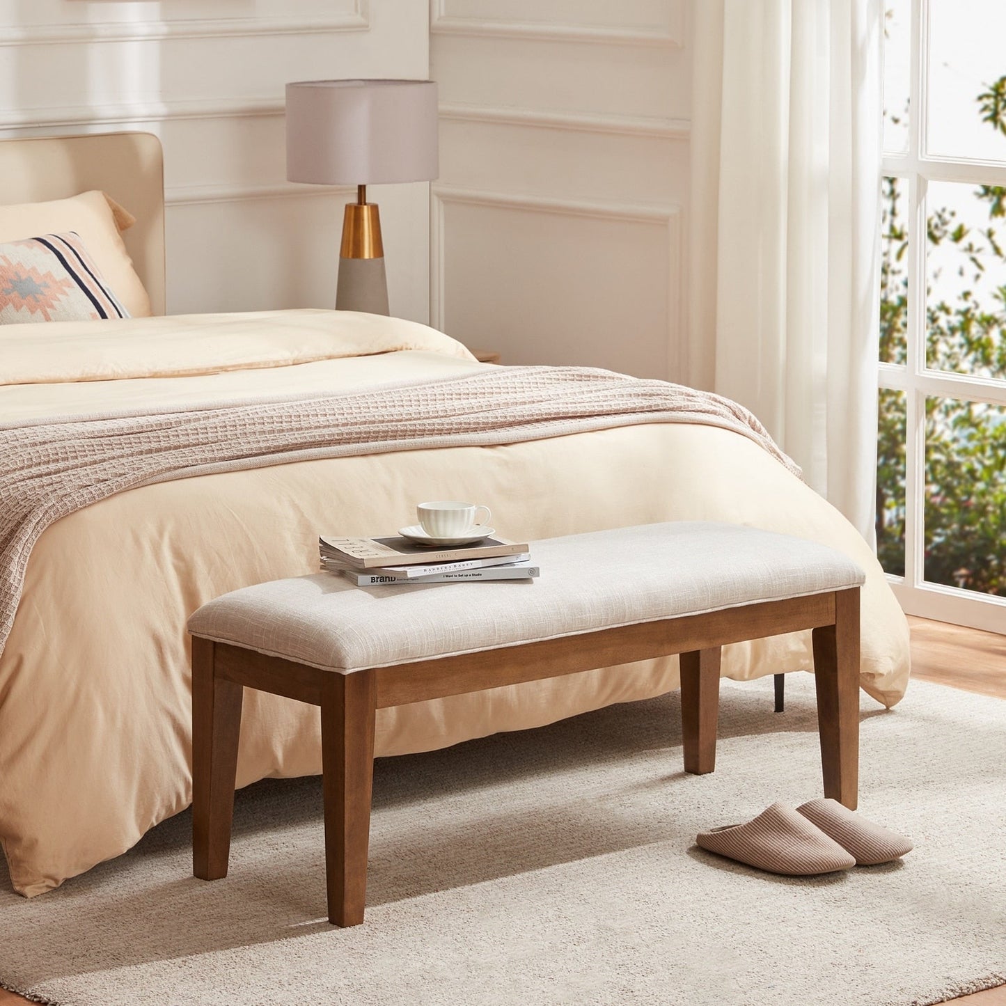 Banc d'entrée recouvert de tissu, banc de chambre à coucher pour le pied du lit, beige, en bois massif, 44 pouces