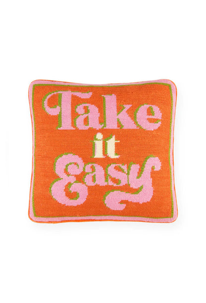 Coussin brodé Take It Easy de Jonathan Adler