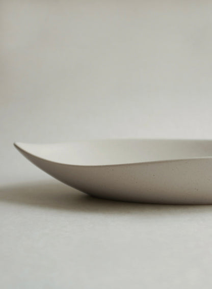 Assiette ovale en céramique NR, beige terre