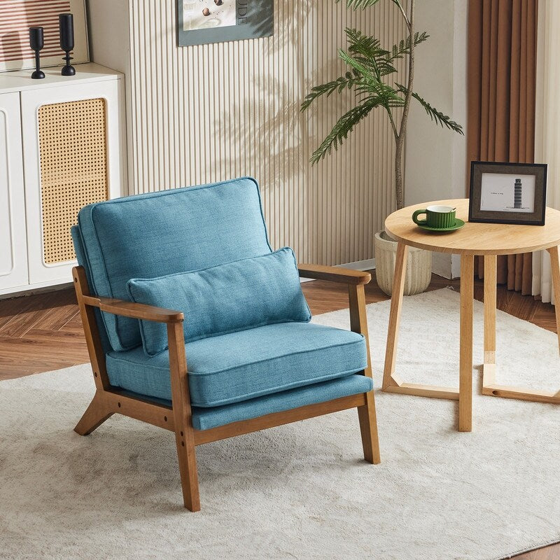 Fauteuil d'appoint en tissu mélangé de lin avec pieds en bois et un coussin beige.
