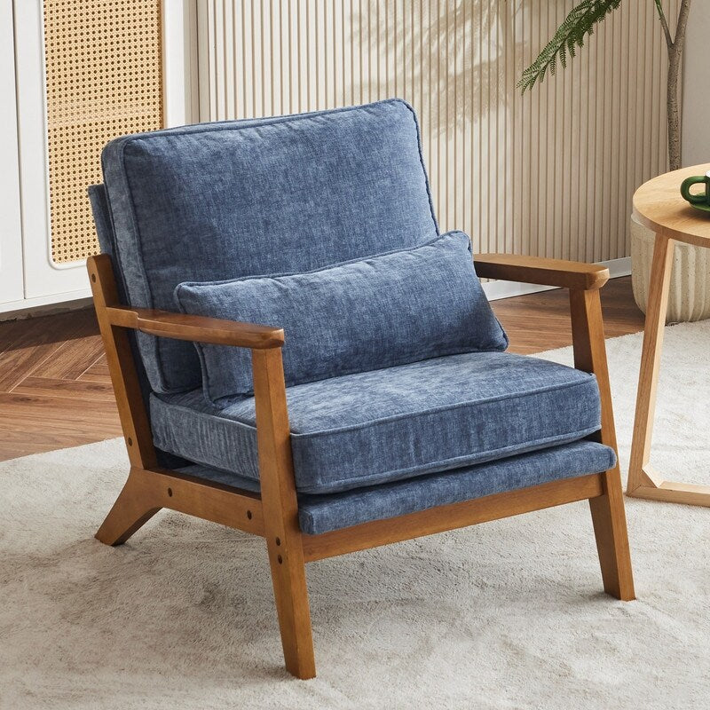 Fauteuil d'appoint en tissu mélangé de lin avec pieds en bois et un coussin beige.